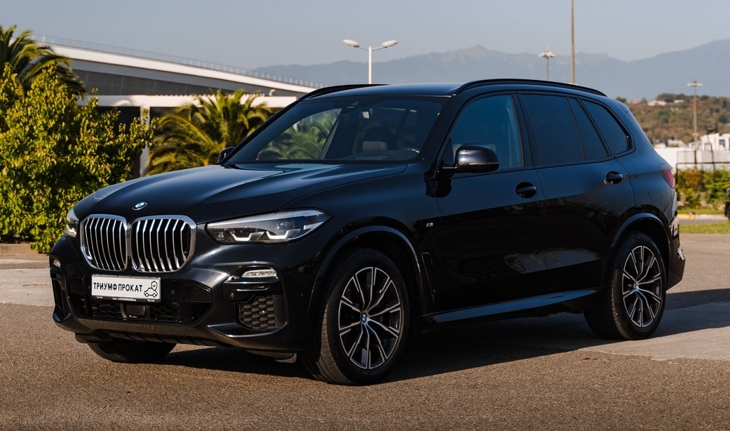 <span style="font-weight: bold;">BMW X5 30d 15.000 ₽ / сутки</span>