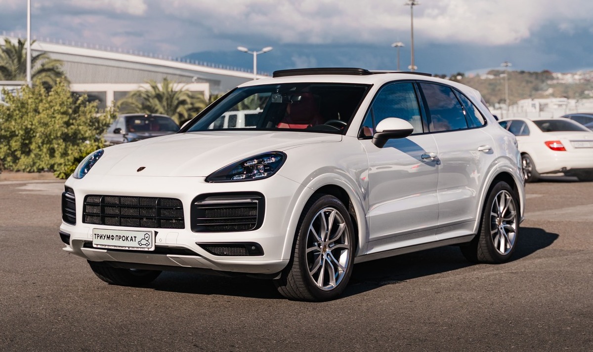 <span style="font-weight: bold;">Porsche Cayenne аренда кроссовера в Сочи</span> <span style="font-weight: bold;"> 25.000 ₽ / сутки</span>
